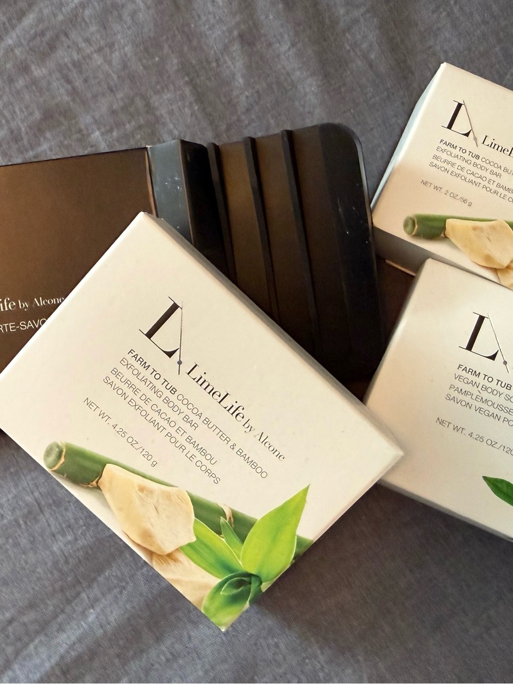 Women’s Skincare Set in White - Picture 13 of 14